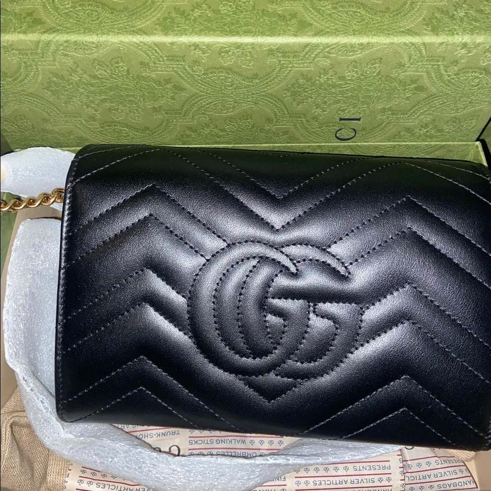 Gucci GG Marmont Matelassé Mini Bag - Picture 3 of 4